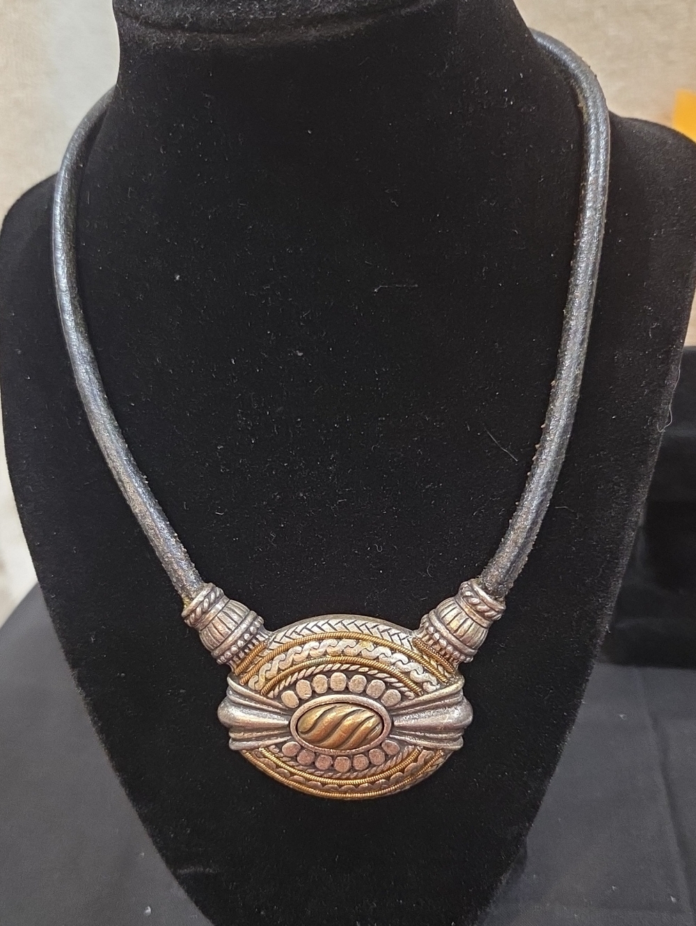CHICO'S NECKLACE